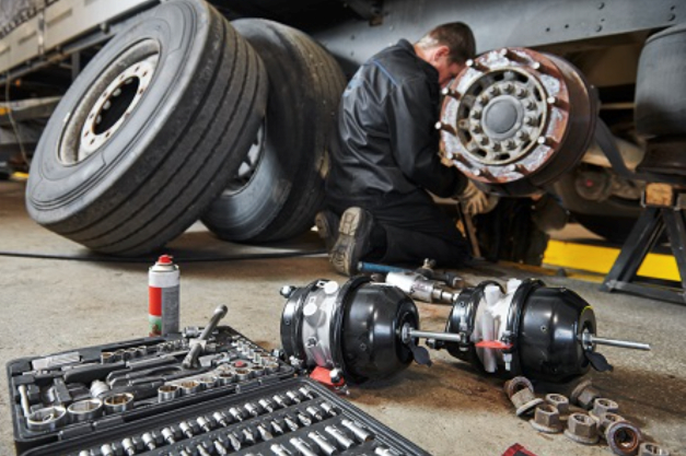 this image shows commercial truck suspension repair in Long Beach, California
