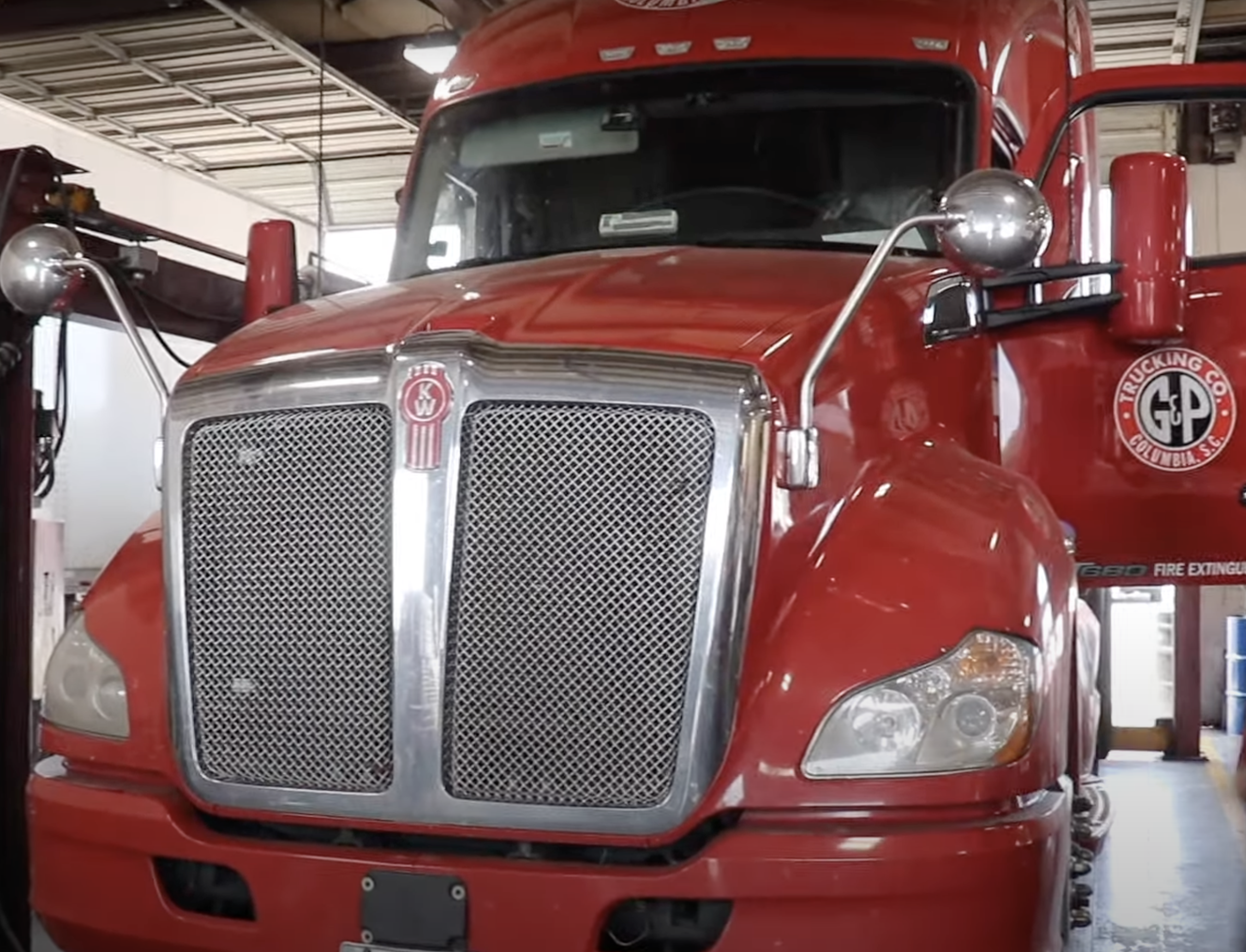 this image shows mobile truck repair in San Pedro, CA